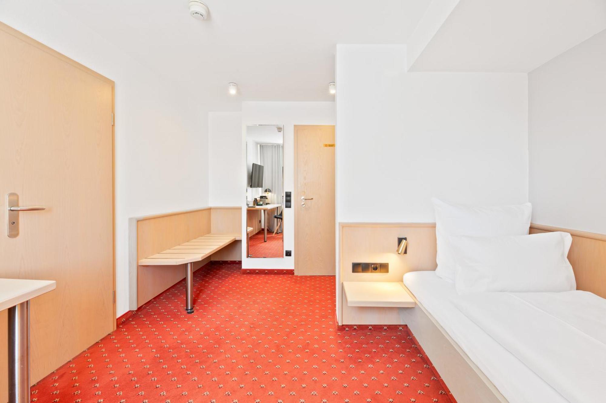 Steiners Hotel Airport-Messe Στουτγκάρδη Εξωτερικό φωτογραφία